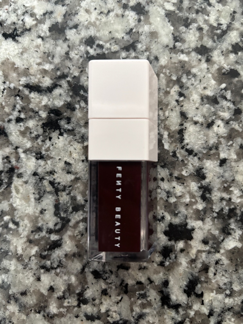 Fenty Beauty Shake N’ Play Liquid Blush – Violet Vices 05
